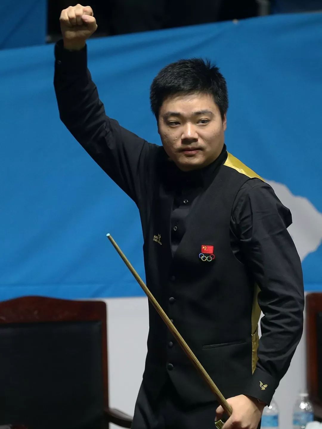 在三中场身 在三中场身