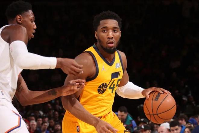 围绕麻将中 围绕麻将中