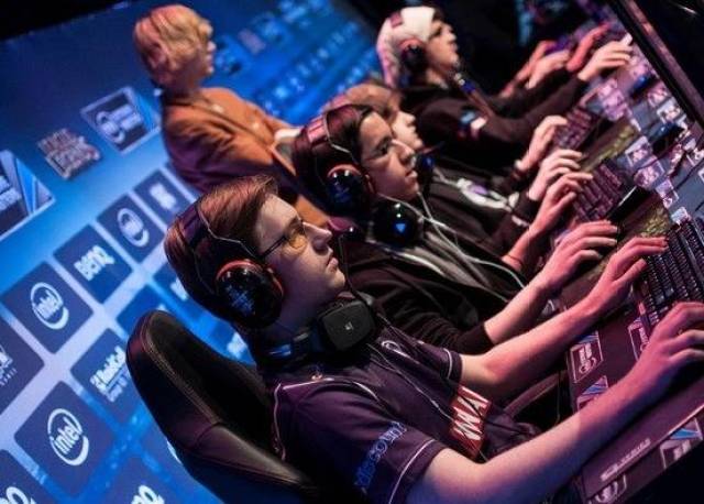 出了不同却 出了不同却